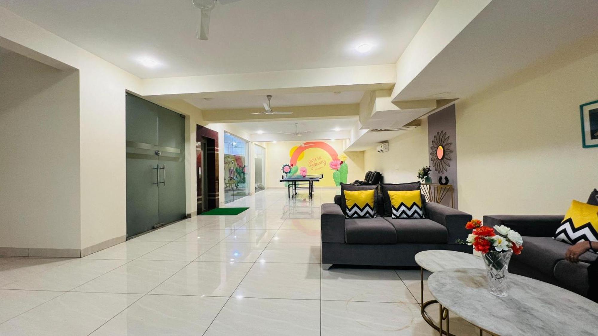 Bluo Studio2 Golf Course Road - Gym, Terrace Garden Gurgaon Exterior foto